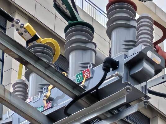 Yeniden kapatıcılar için kapasitif voltaj çekmeli, 220VAC±%10 Çıkış Voltajlı, IP67 Su Geçirmez, Ultra Düşük Güç Tüketimli (~6W) Güç Kaynağı Cihazı